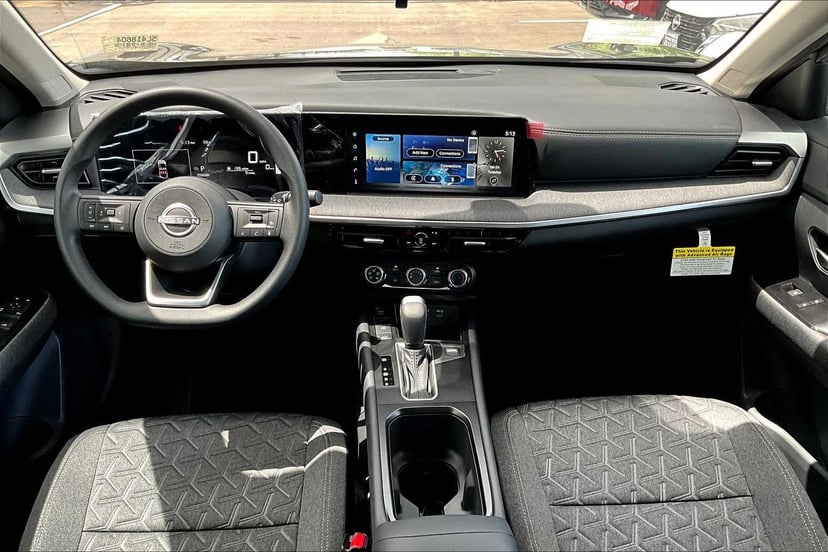 2025 Nissan Kicks - Image 5