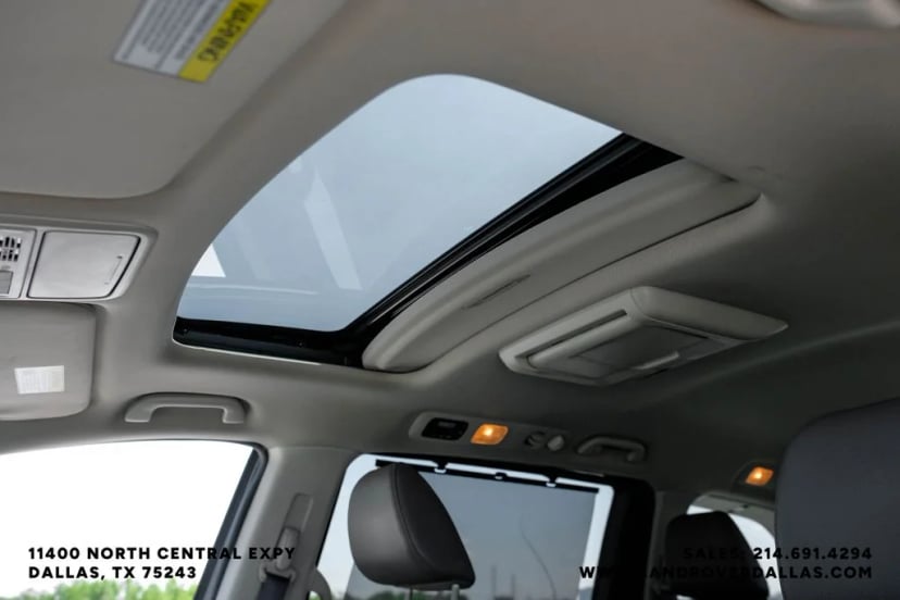 2017 Honda Odyssey - Image 4