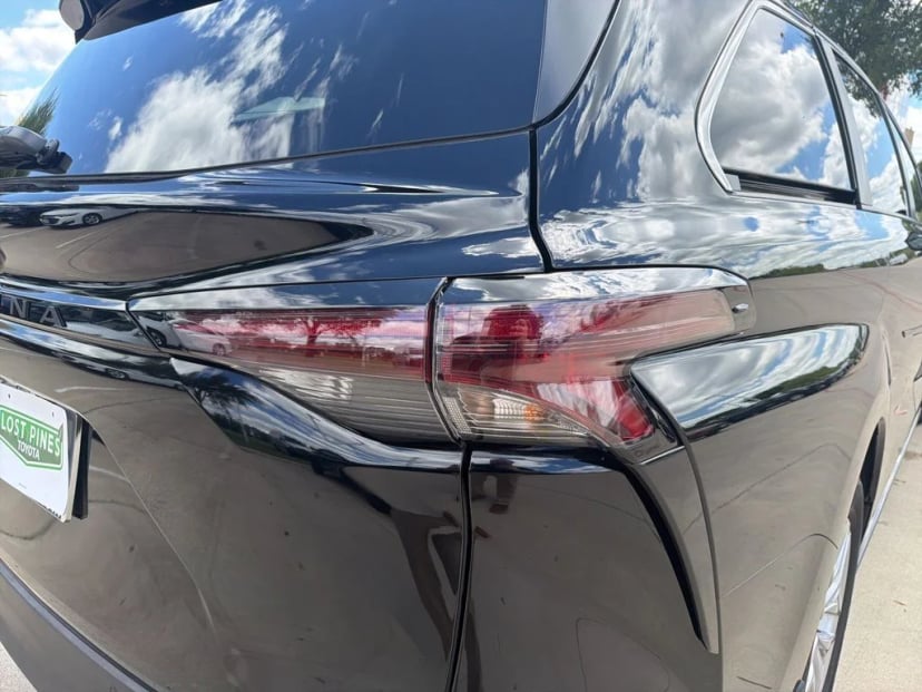 2026 Toyota Sienna - Image 22
