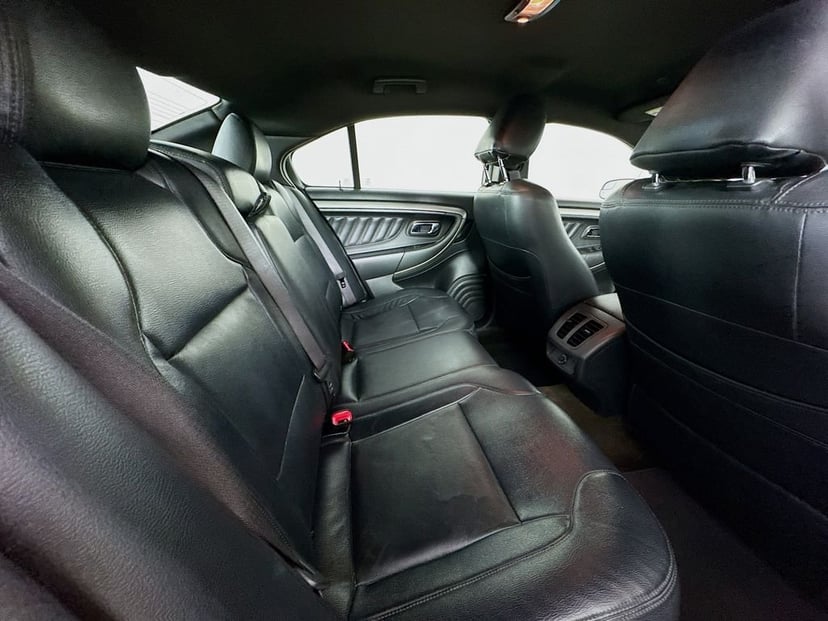 2013 Ford Taurus - Image 32