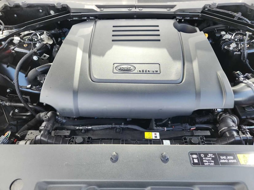 2026 LAND ROVER Defender 110 - Image 32