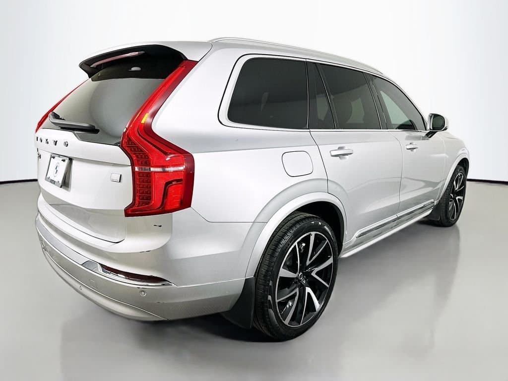 2022 Volvo XC90 Recharge Plug-In Hybrid - Image 5