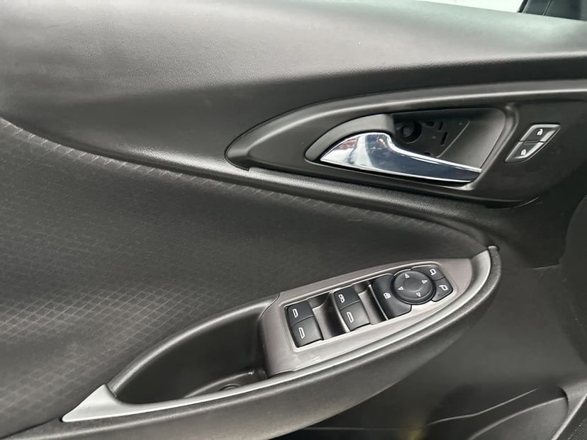 2023 Chevrolet Malibu - Image 10
