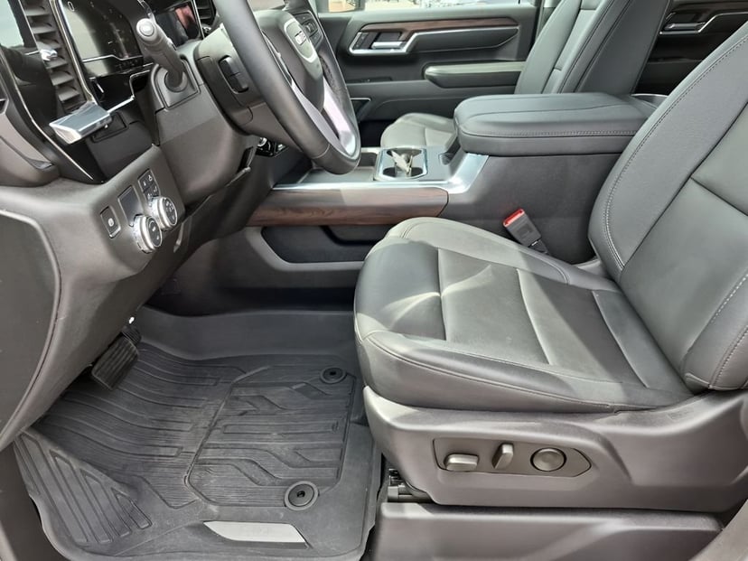 2024 GMC Sierra 2500HD - Image 32