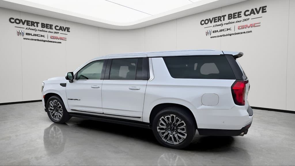2023 GMC Yukon XL - Image 6