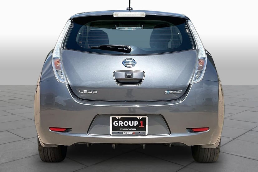 2016 Nissan LEAF - Image 3