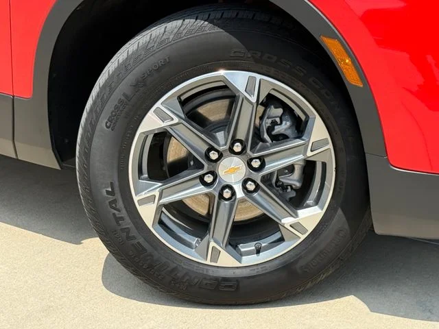 2025 Chevrolet Blazer - Image 2