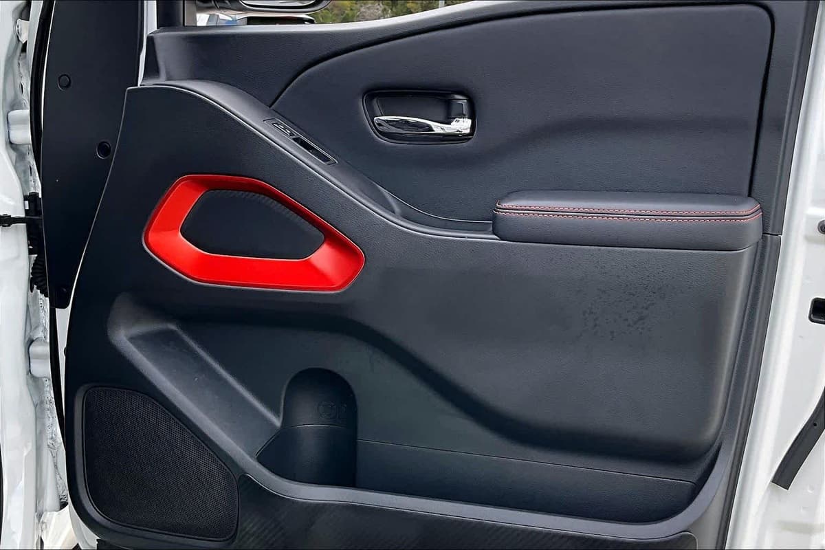 2025 Nissan Frontier - Image 23