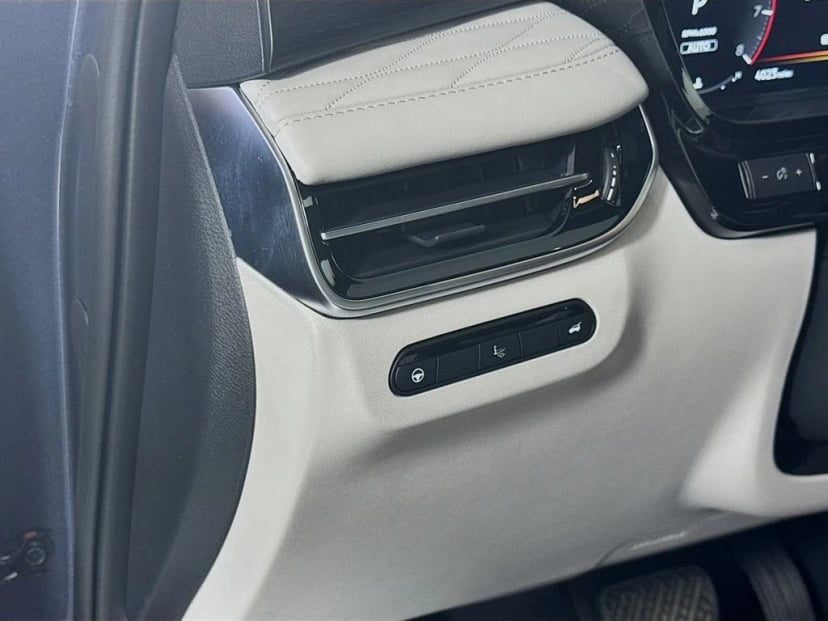 2026 INFINITI QX60 - Image 12