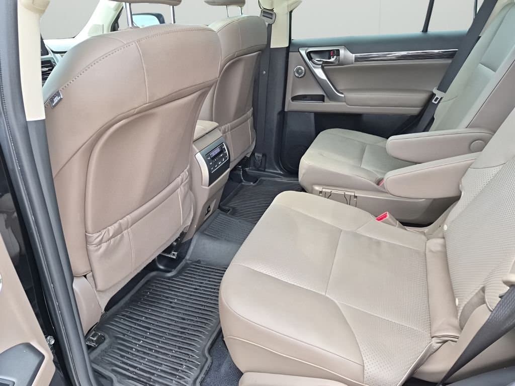 2022 Lexus GX - Image 20