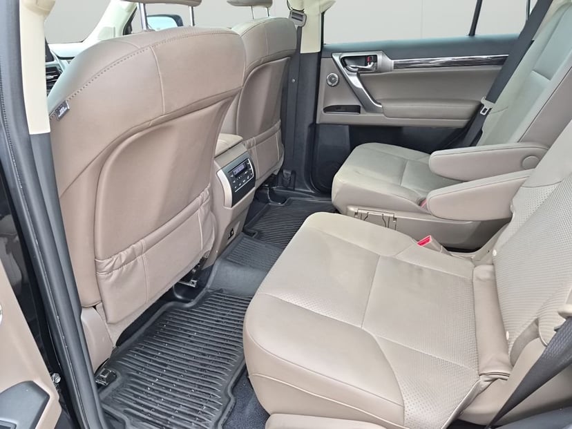 2022 Lexus GX - Image 20