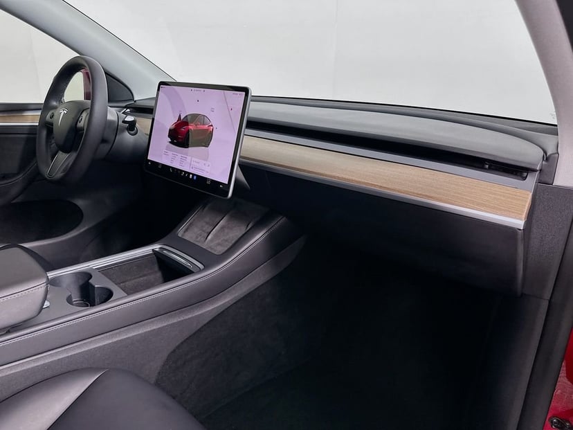 2022 Tesla Model Y - Image 29