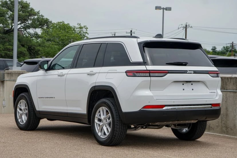 2025 Jeep Grand Cherokee - Image 8