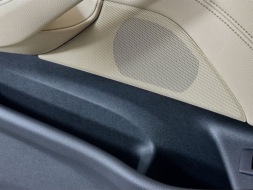 2023 BMW 5 Series - Image 19