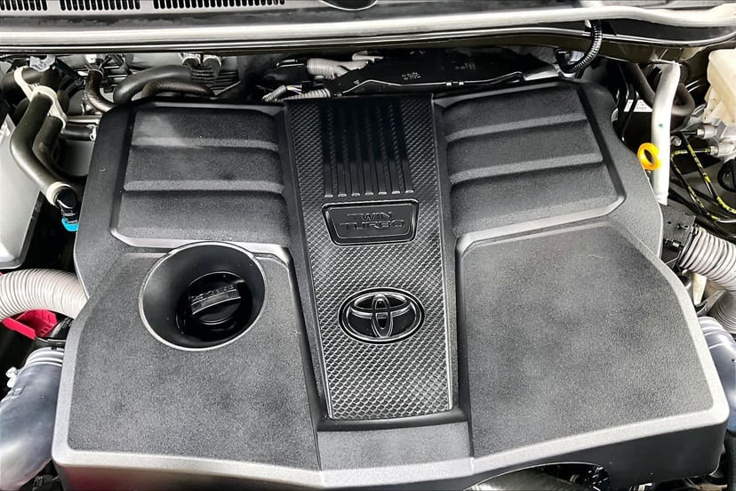 2022 Toyota Tundra - Image 32