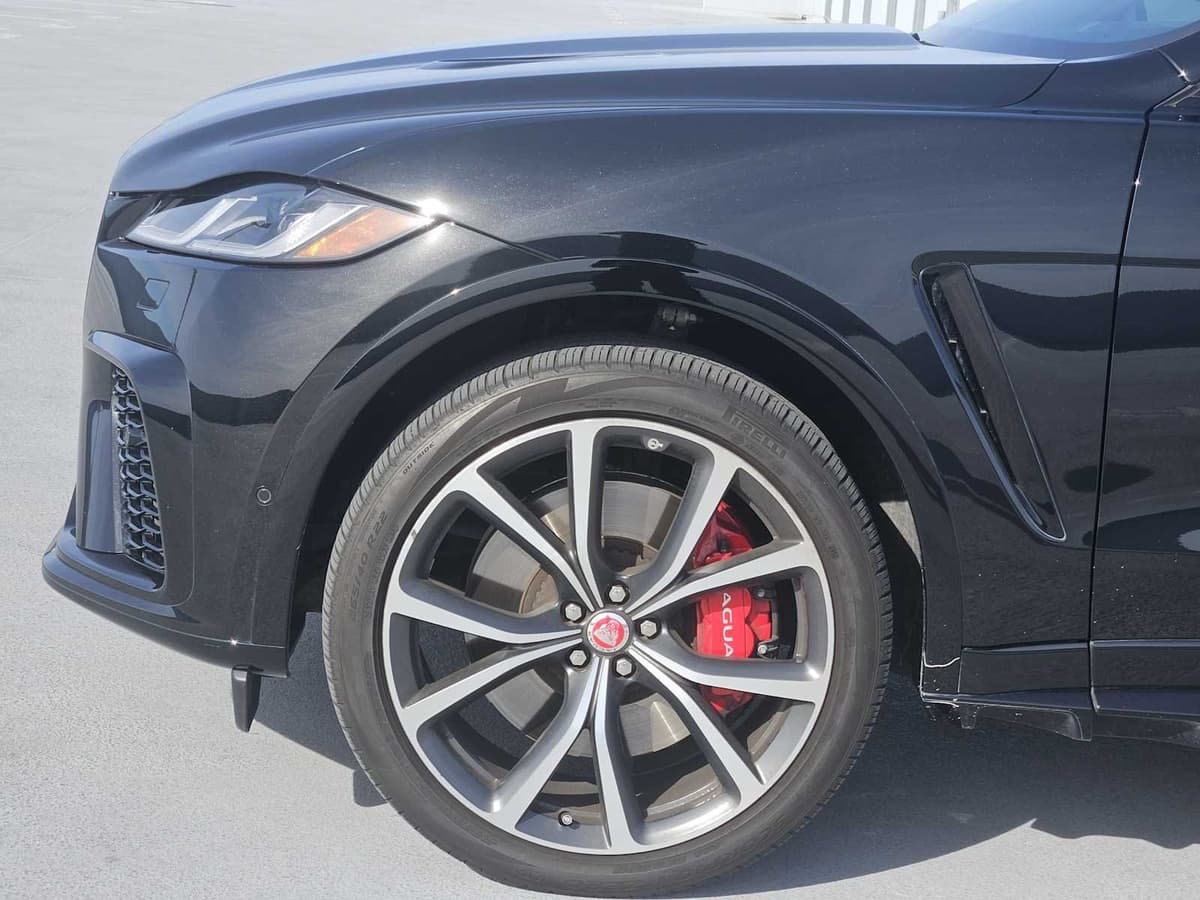 2023 Jaguar F-PACE - Image 8