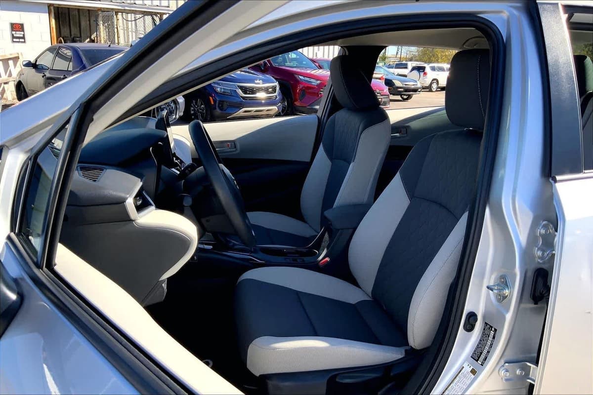 2025 Toyota Corolla - Image 7