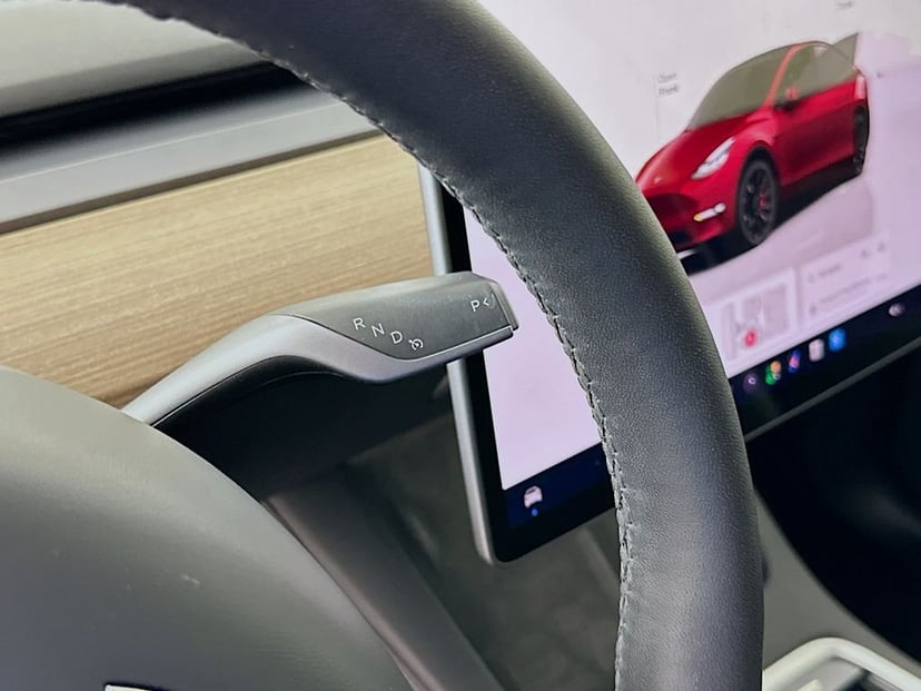 2022 Tesla Model Y - Image 17