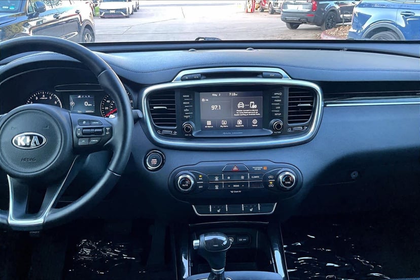 2017 Kia Sorento - Image 7