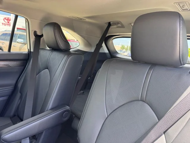 2026 Toyota Highlander Hybrid - Image 22