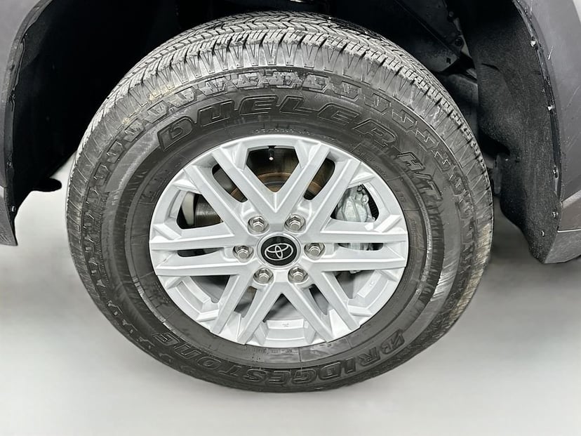 2024 Toyota Tundra - Image 30