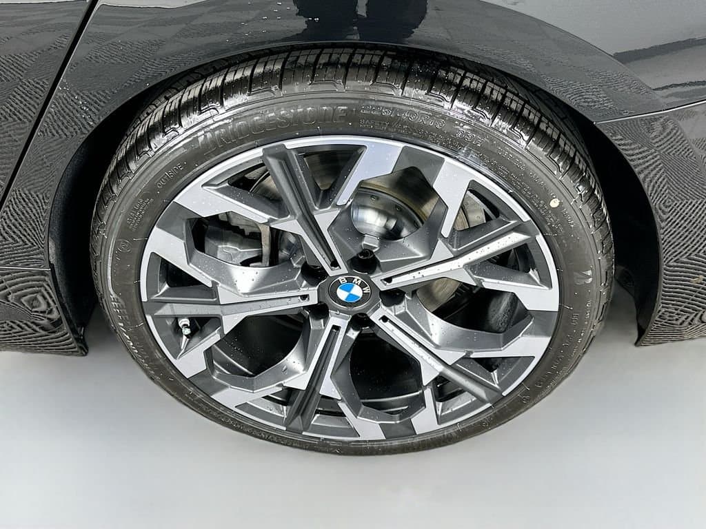 2026 BMW 3 Series - Image 23