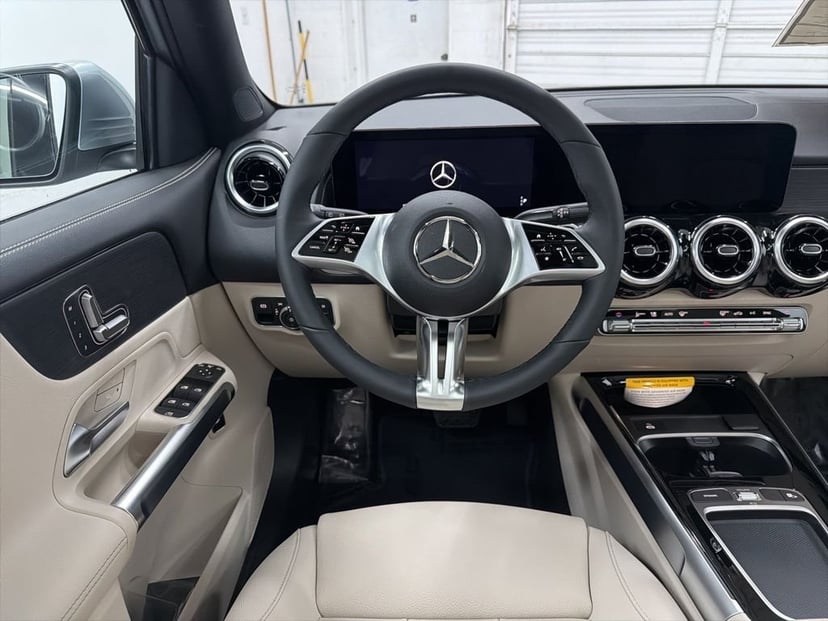 2026 Mercedes-Benz GLB - Image 21