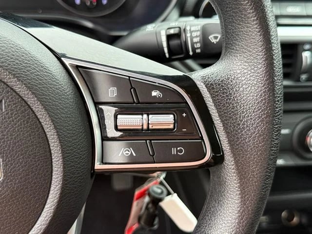 2023 Kia Forte - Image 16