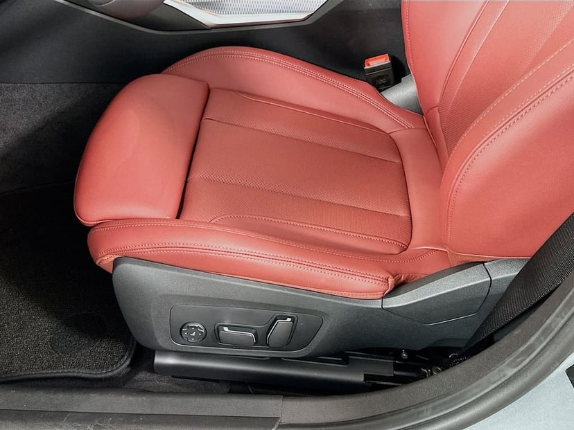 2026 BMW 3 Series - Image 21