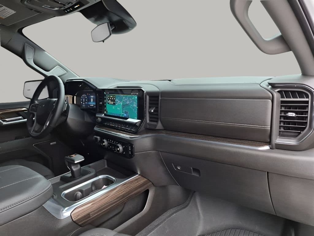 2025 Chevrolet Silverado 1500 - Image 14