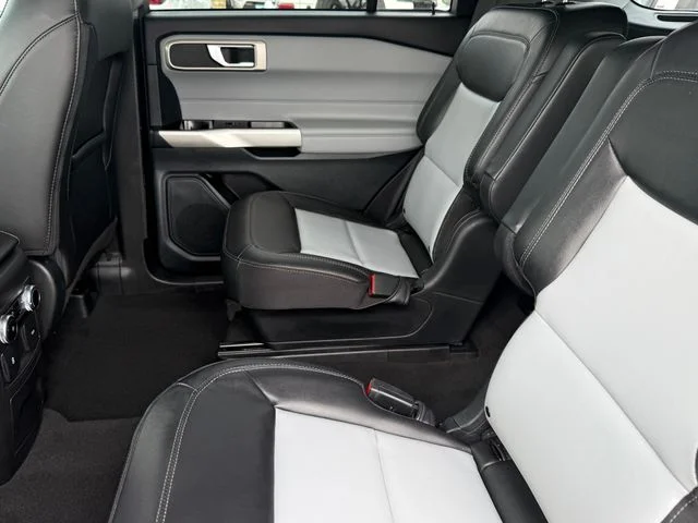 2023 Ford Explorer - Image 27