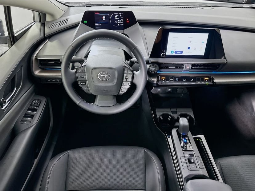 2023 Toyota Prius - Image 21