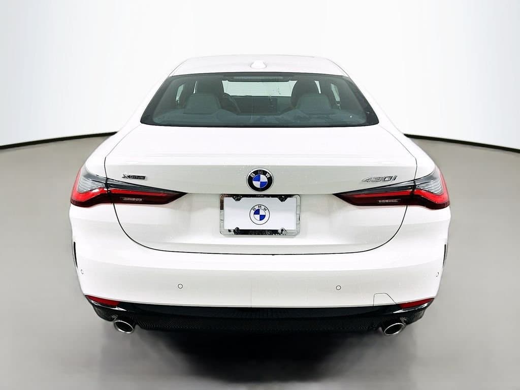 2025 BMW 4 Series - Image 6