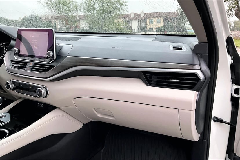 2023 Nissan Altima - Image 19