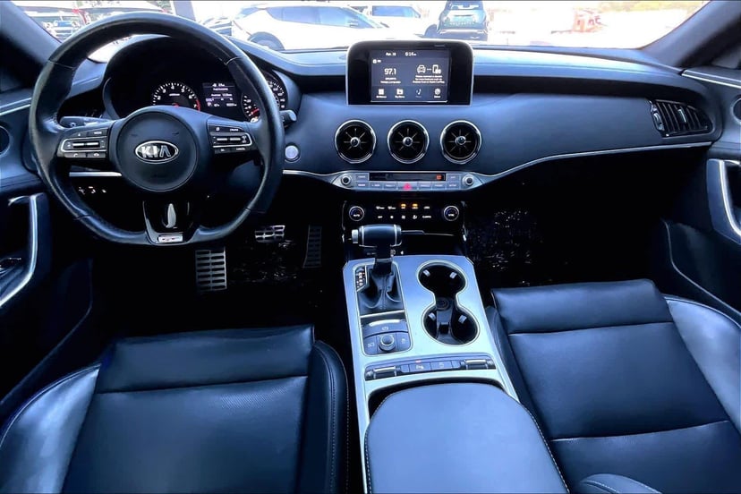 2020 Kia Stinger - Image 15