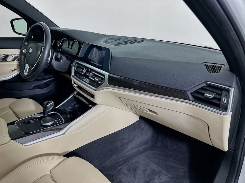 2020 BMW 3 Series - Image 29