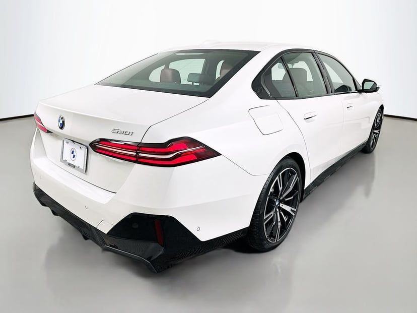 2025 BMW 5 Series - Image 5
