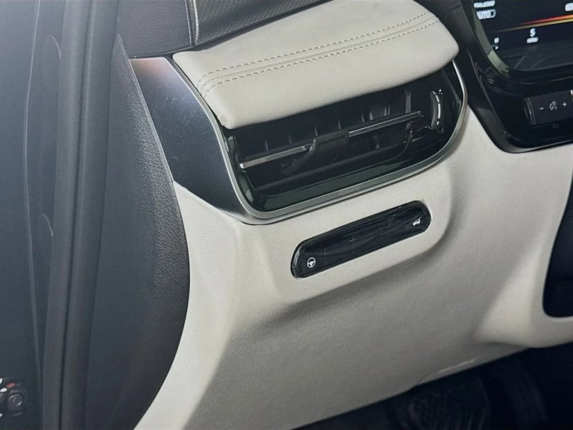2027 INFINITI QX60 - Image 10