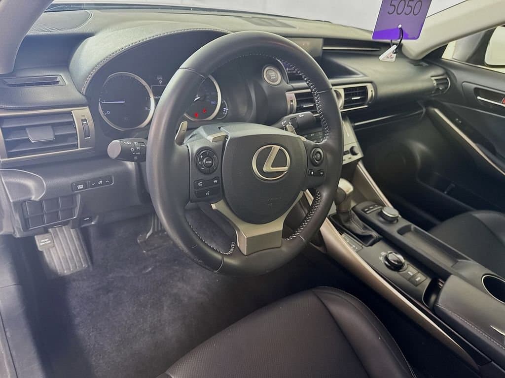 2014 LEXUS IS - Image 11