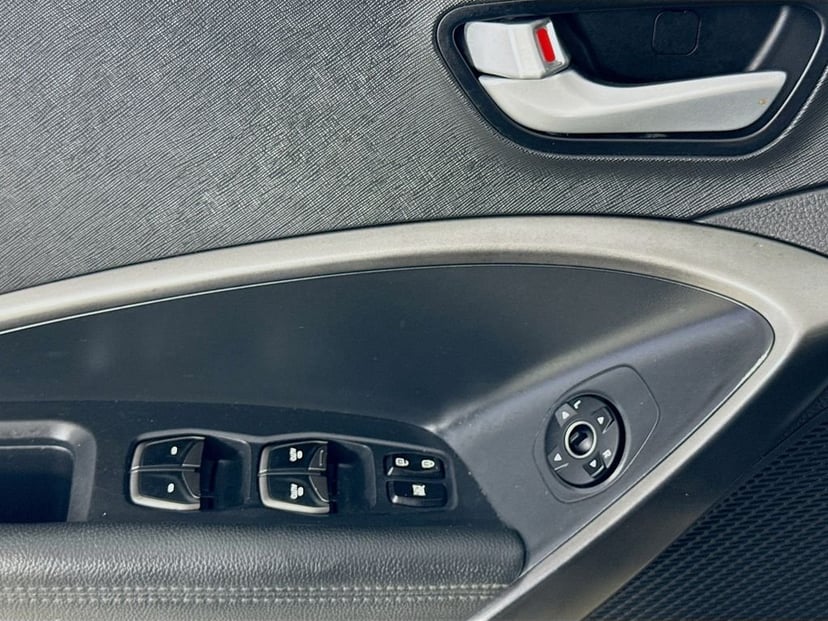 2017 Hyundai Santa Fe Sport - Image 22