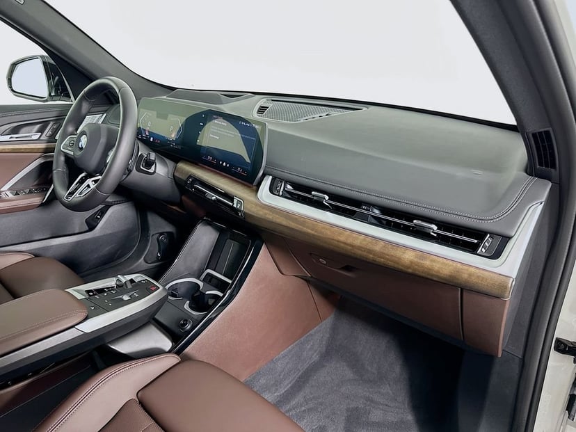 2025 BMW X1 - Image 30