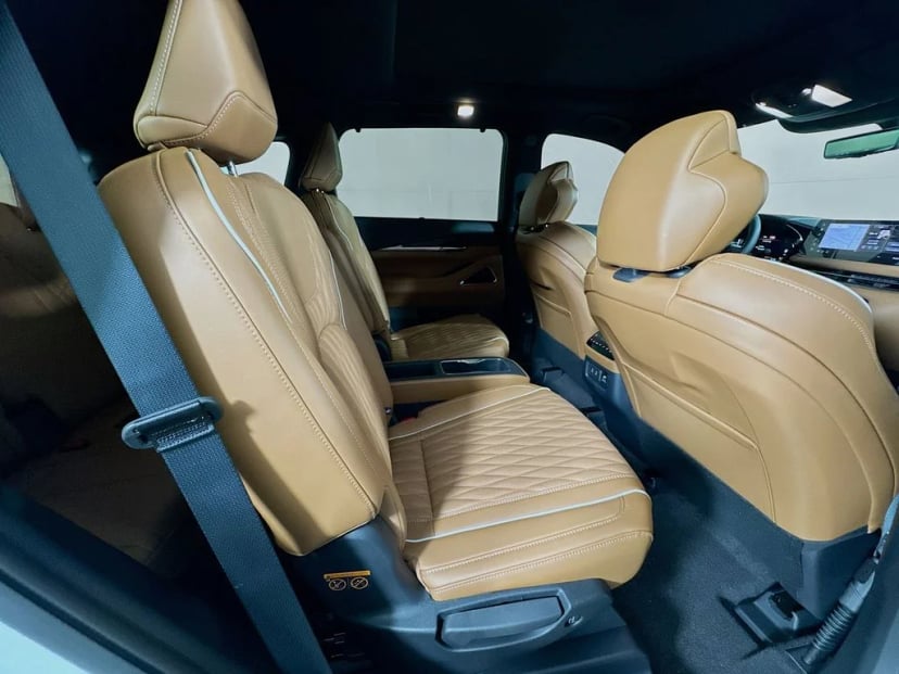 2027 INFINITI QX60 - Image 35