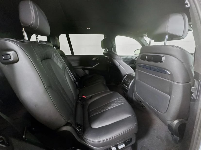 2023 BMW X7 - Image 36