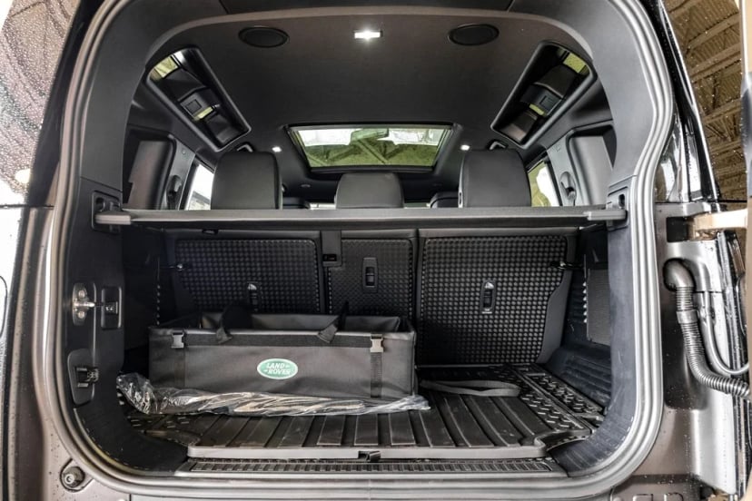 2026 Land Rover Defender 110 - Image 42