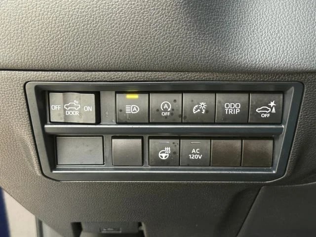 2025 Toyota Tundra - Image 24