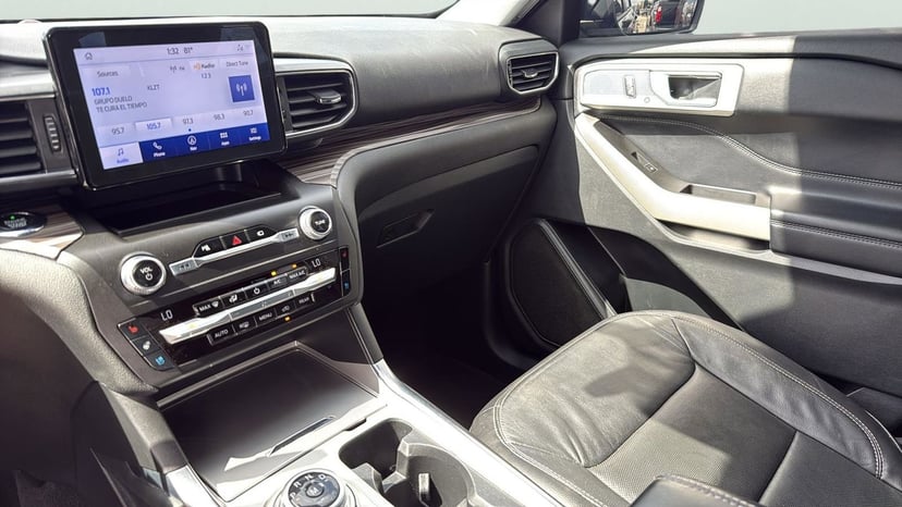 2020 Ford Explorer - Image 20