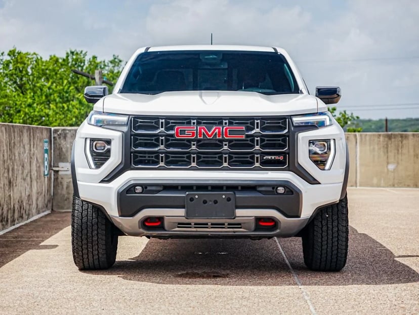 2025 GMC Canyon - Image 4