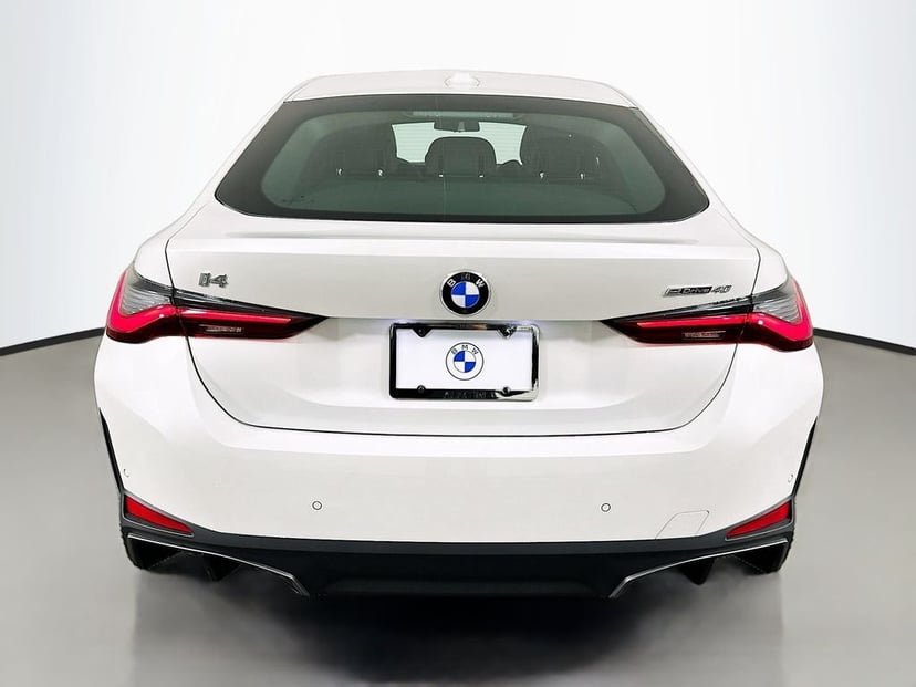 2026 BMW i4 - Image 6