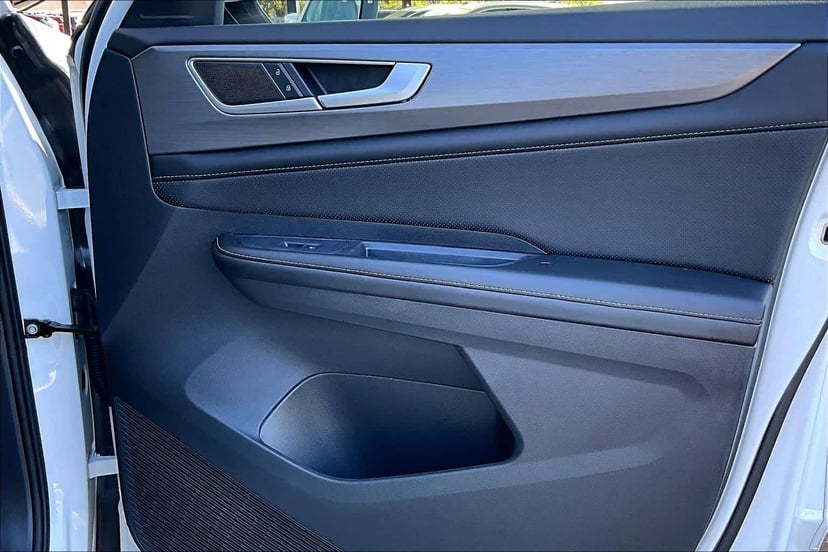 2024 Volkswagen Atlas Cross Sport - Image 23
