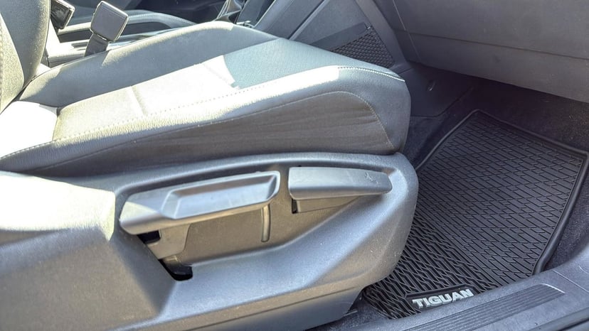 2021 Volkswagen Tiguan - Image 25